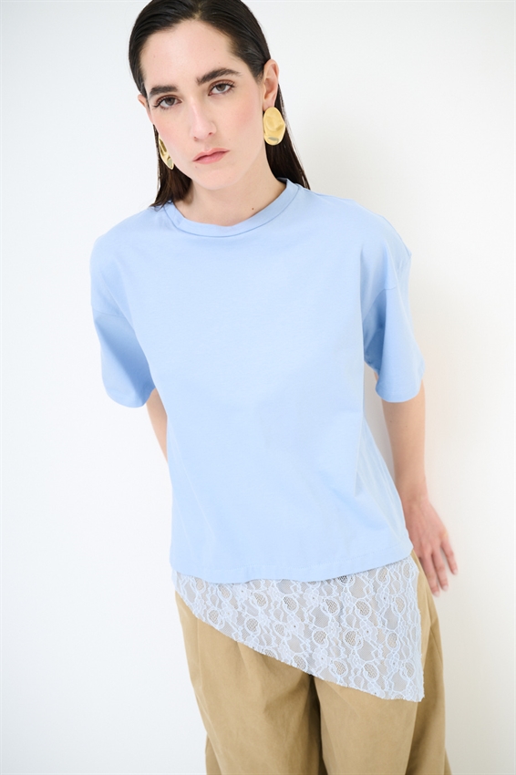 T-SHIRT COTONE CON PIZZO ASIMMETRICO