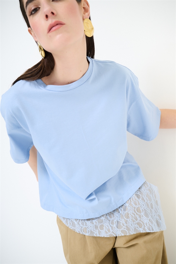 T-SHIRT COTONE CON PIZZO ASIMMETRICO