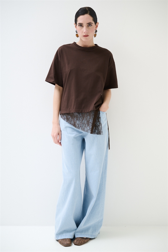 T-SHIRT COTONE CON PIZZO ASIMMETRICO