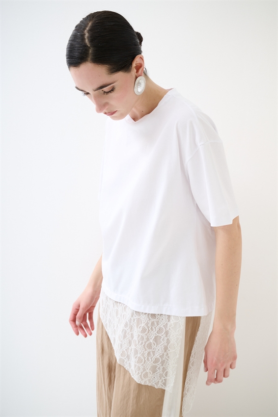 T-SHIRT COTONE CON PIZZO ASIMMETRICO