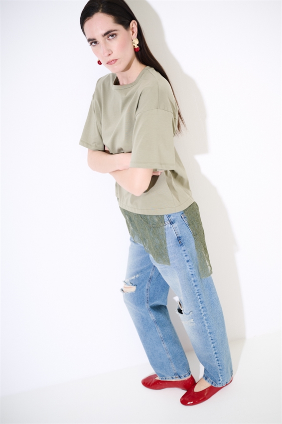 T-SHIRT COTONE CON PIZZO ASIMMETRICO VERDE MILITARE