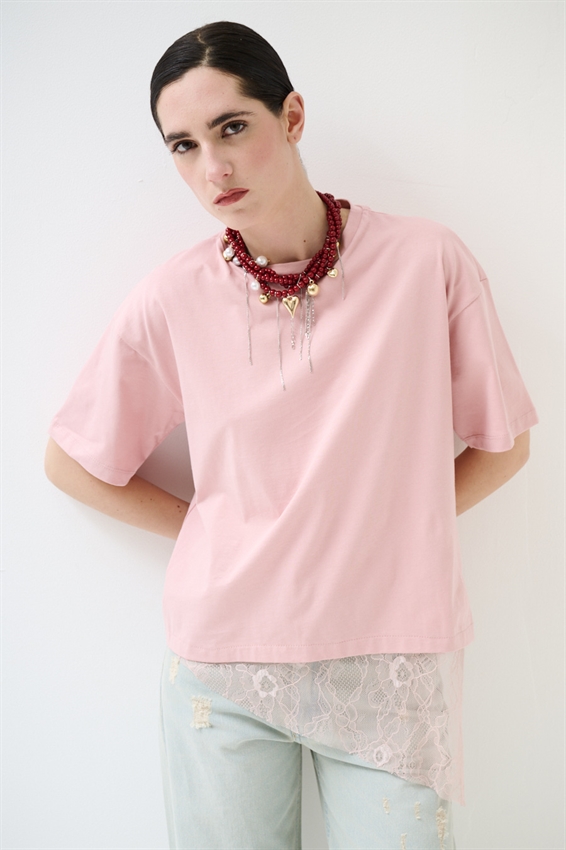 T-SHIRT COTONE CON PIZZO ASIMMETRICO ROSA