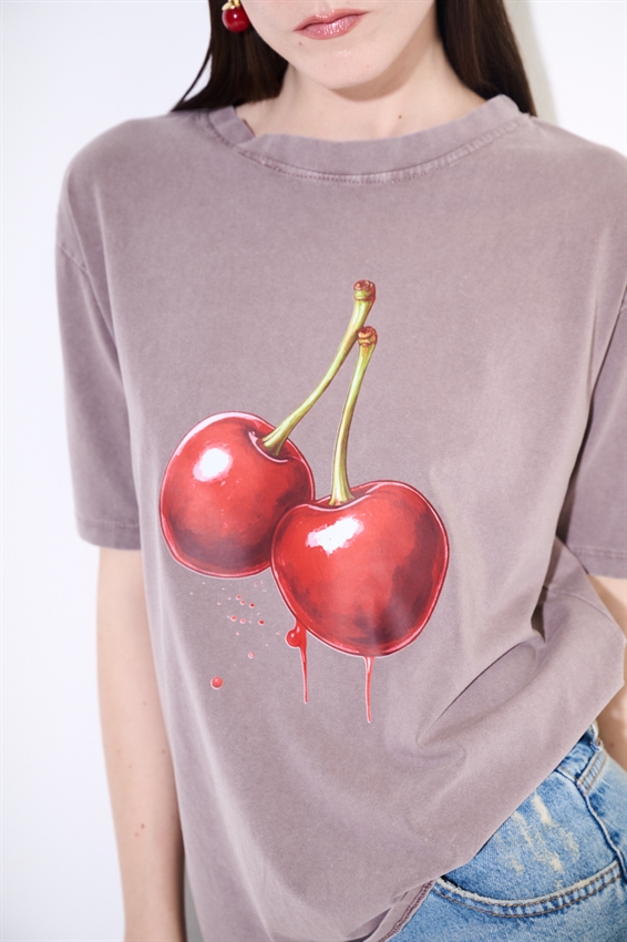 T-SHIRT EFFETTO MARMORIZZATO STAMPA CILIEGIA