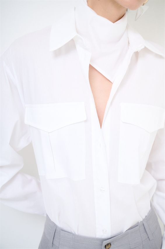 CAMICIA SAFARI IN COTONE CON FOULARD BIANCO