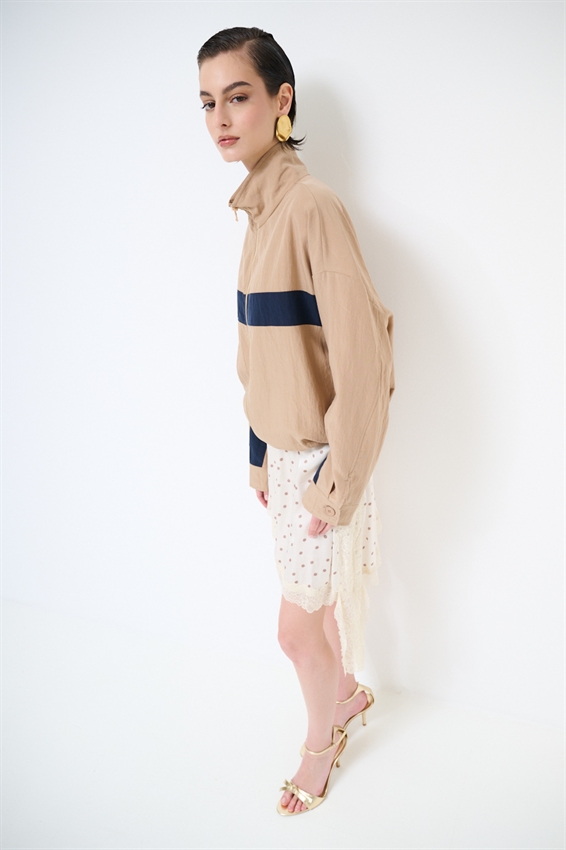 BOMBER COLLO IMBUTO CON STRISCIA DAVANTI