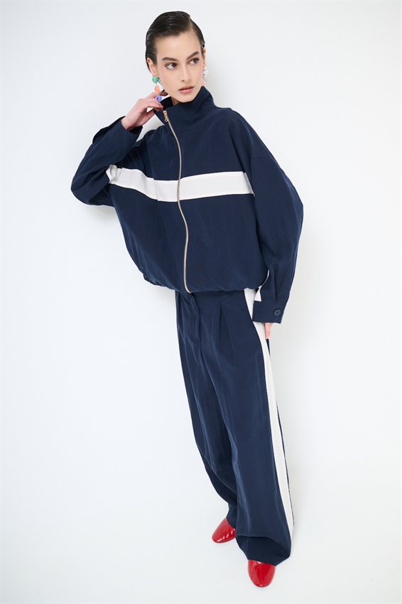 BOMBER COLLO IMBUTO CON STRISCIA DAVANTI