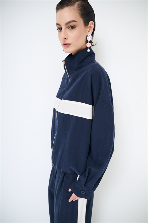 BOMBER COLLO IMBUTO CON STRISCIA DAVANTI BLU/PANNA