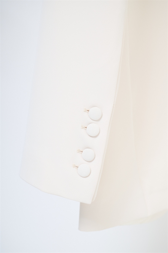 BLAZER MONOPETTO CON REVERS CLASSICI E UN BOTTONE BEIGE