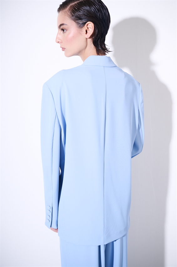 BLAZER MONOPETTO CON REVERS CLASSICI E UN BOTTONE CELESTE