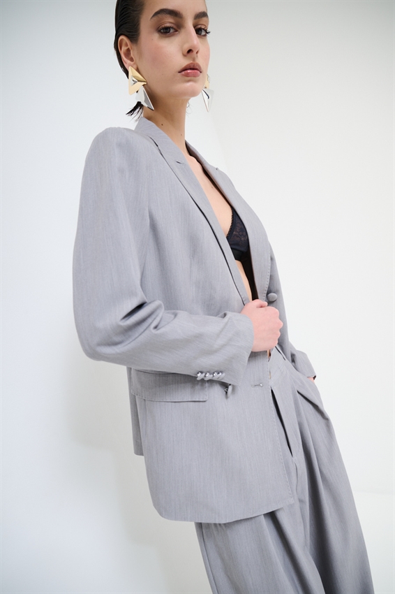 BLAZER DOPPIOPETTO CON REVERS LARGHI E 4 BOTTONI