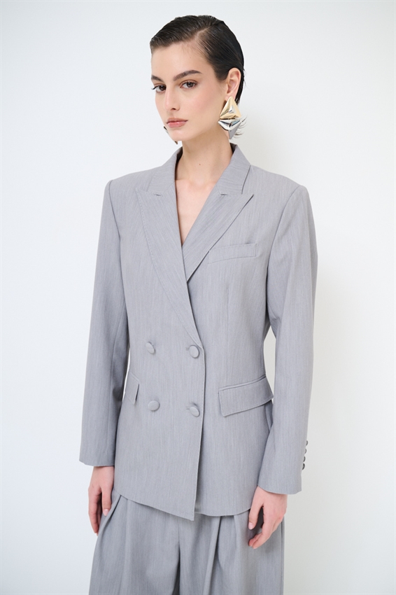 BLAZER DOPPIOPETTO CON REVERS LARGHI E 4 BOTTONI