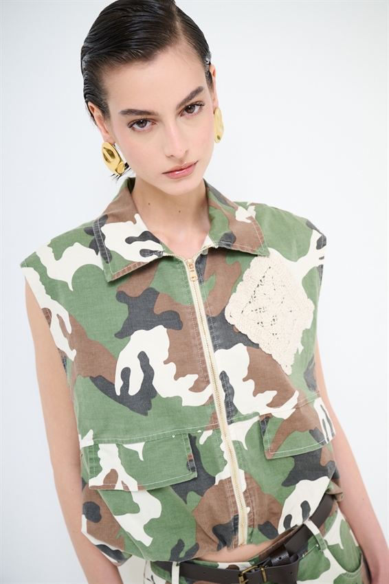 GILET OVERSIZE MIMETICO PIU PATCH VERDE MILITARE