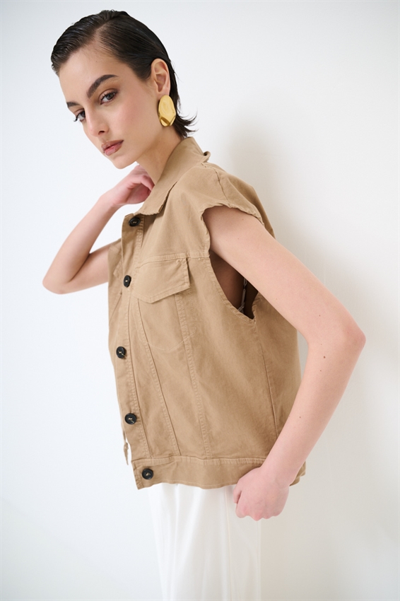 GILET IN GABARDINA CON TASCHE CAMMELLO