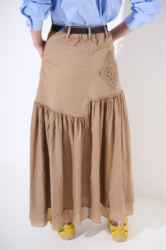 GONNA MIDI CON PATCH CAMMELLO