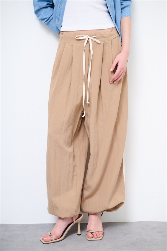 PANTALONE DRITTO CON BANDA A CONTRASTO