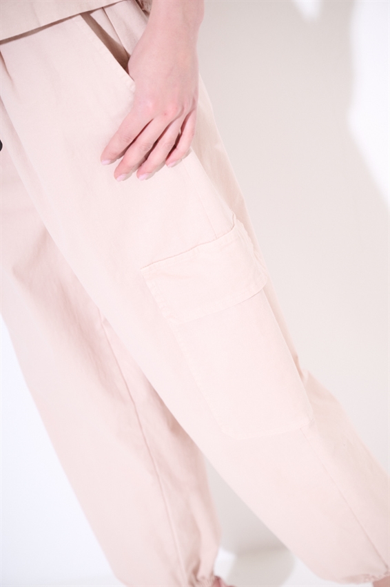 PANTALONE CARGO CON ELASTICO CIPRIA