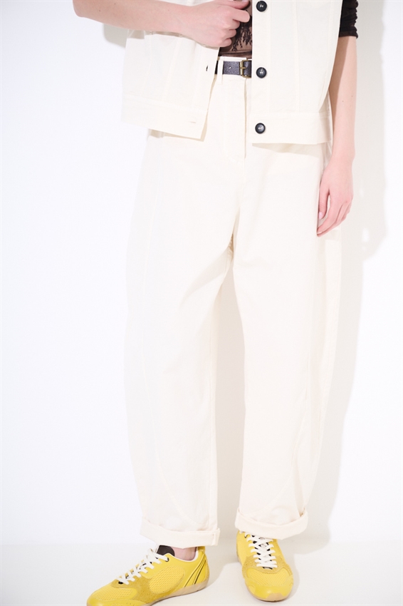 PANTALONE BARREL CON CINTURA