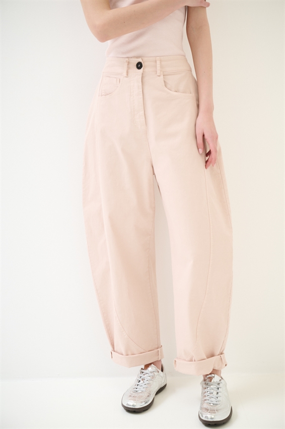 PANTALONE BARREL CON CINTURA CIPRIA