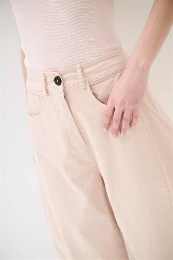 PANTALONE BARREL CON CINTURA CIPRIA