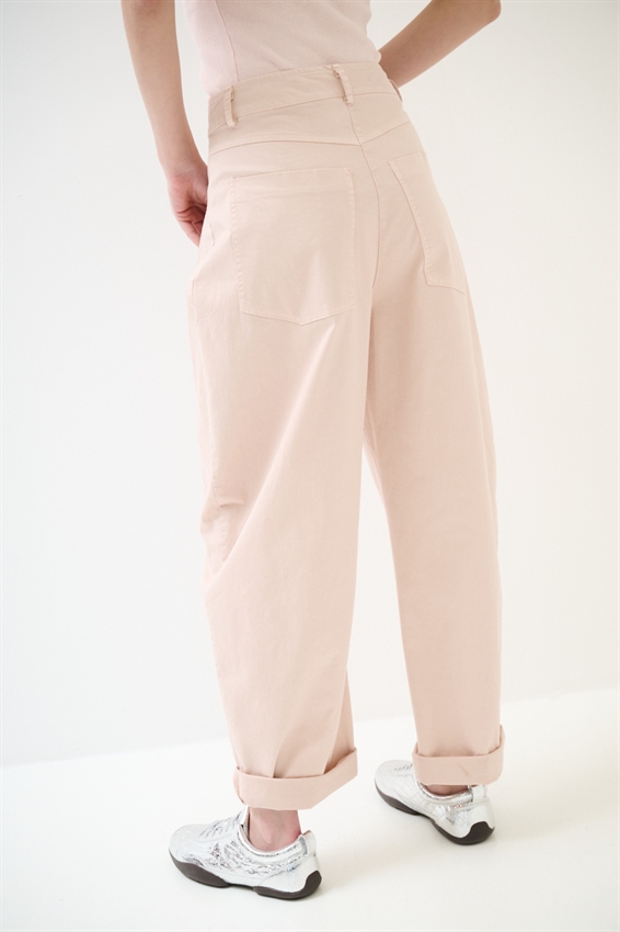 PANTALONE BARREL CON CINTURA CIPRIA