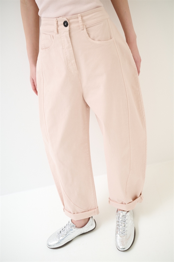 PANTALONE BARREL CON CINTURA CIPRIA