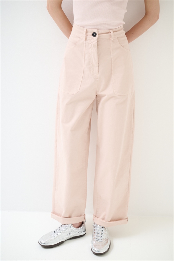 PANTALONE REGOLARE CON TASCONI E CINTURA