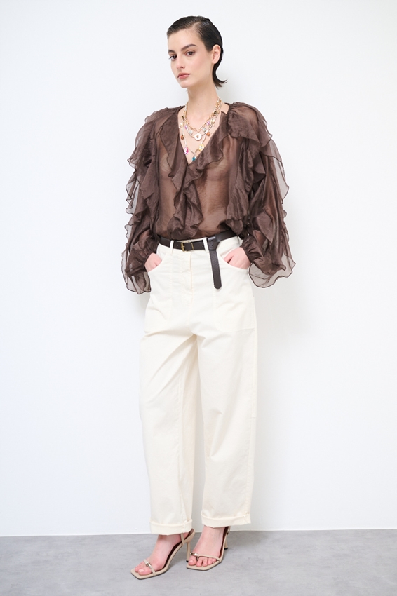 PANTALONE REGOLARE CON TASCONI E CINTURA