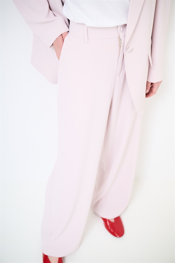 PANTALONE A GAMBA LARGA