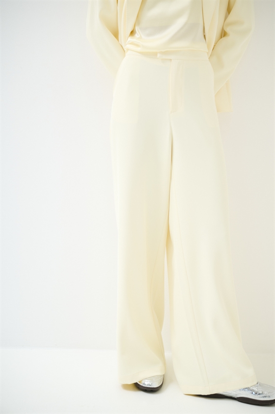 PANTALONE A GAMBA LARGA CON VITA CLASSICA