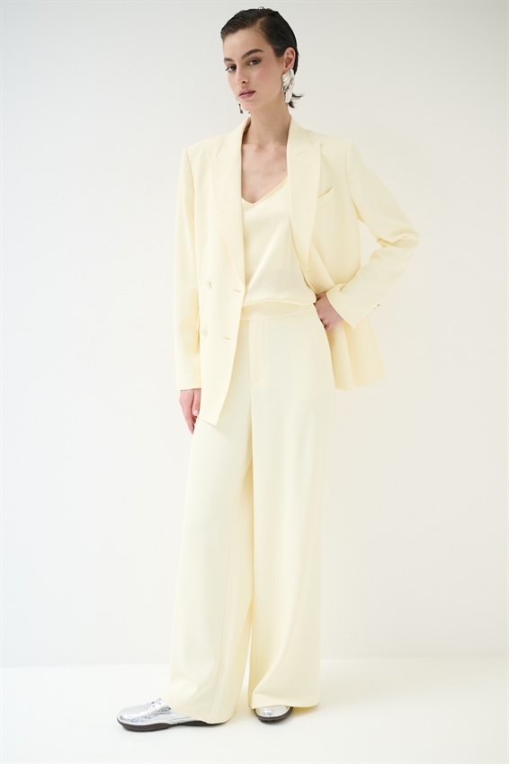 PANTALONE A GAMBA LARGA CON VITA CLASSICA