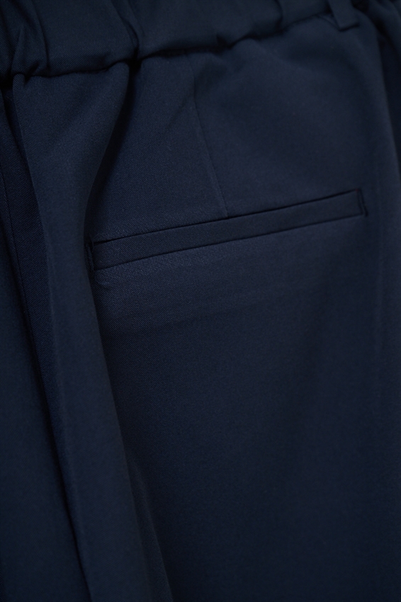 PANTALONE A GAMBA LARGA CON VITA ELASTICIZZATA SUL RETRO