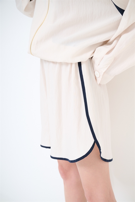 SHORTS BOXER CON BORDO A CONTRASTO PANNA