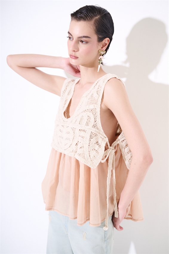 CANOTTA IN MUSSOLA CON TOP MACRAME CIPRIA