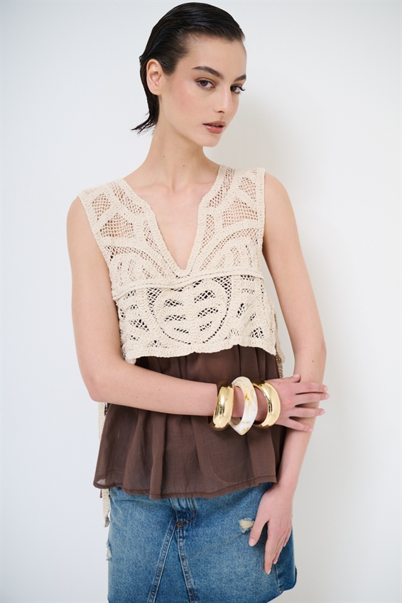 CANOTTA IN MUSSOLA CON TOP MACRAME MOKA