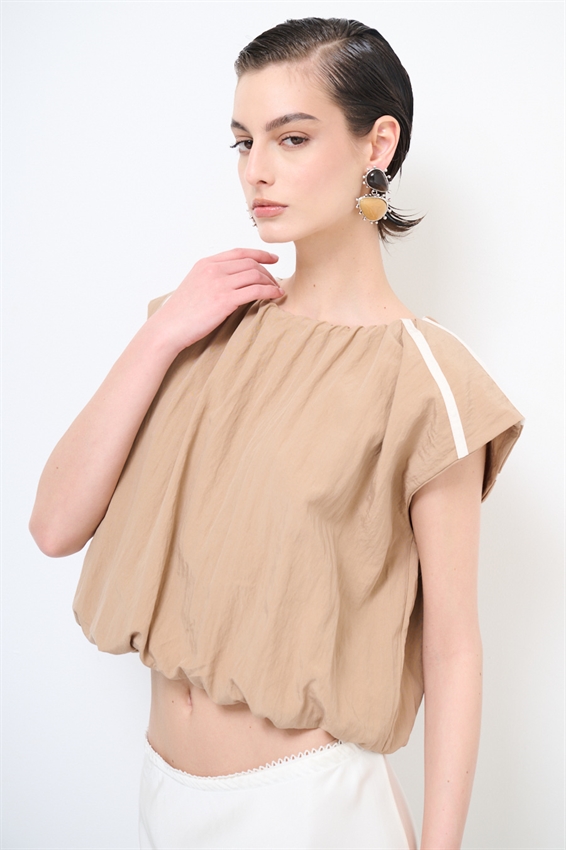 CROP TOP CON STRISCE SULLA SPALLA