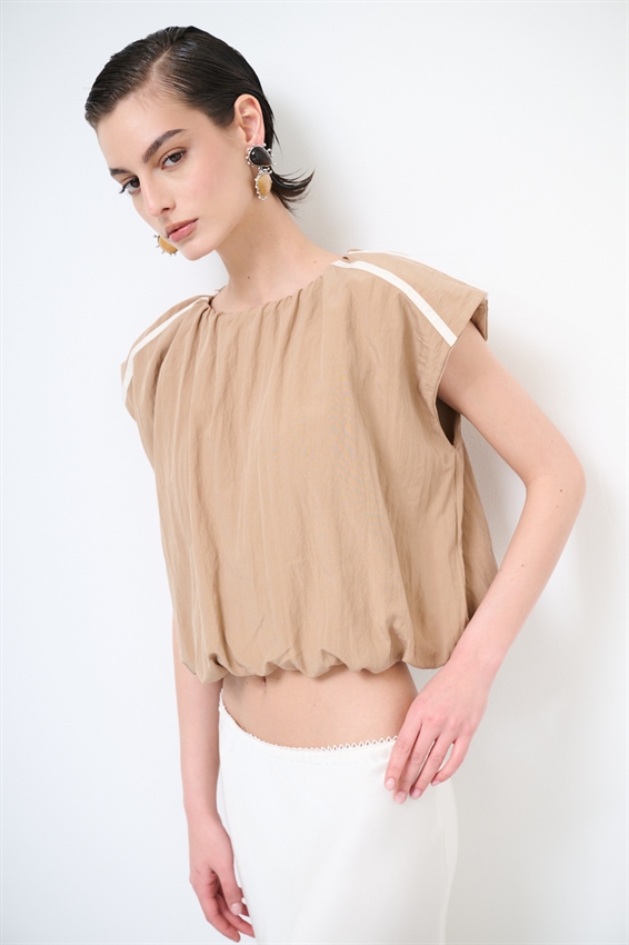 CROP TOP CON STRISCE SULLA SPALLA