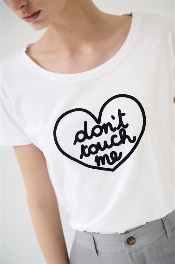 T-SHIRT BASIC CON STAMPA DONT TUCH ME BIANCO