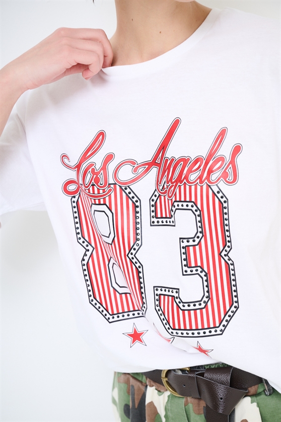 T-SHIRT OVER CON STAMPA 83 + BORCHIE