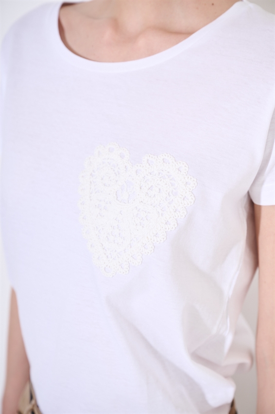 T-SHIRT BASIC CON RICAMO BIANCO