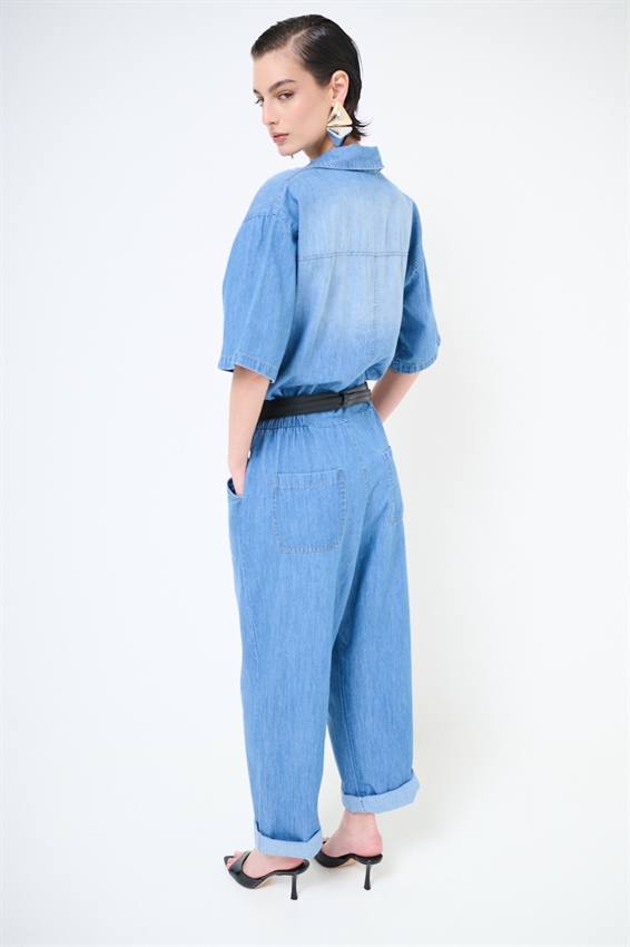 TUTA INTERA IN DENIM CON EFFETTO SABBIATO