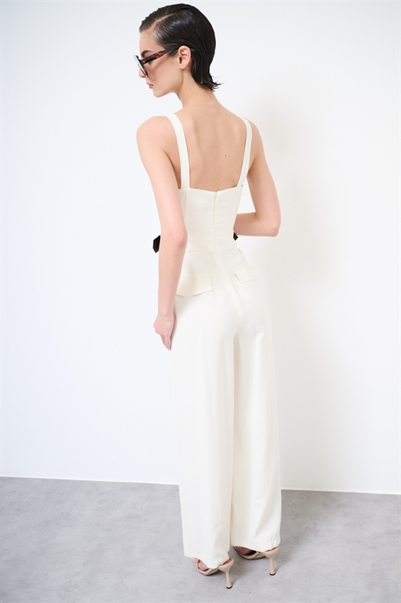 TUTA A PALAZZO CON FIBBIE