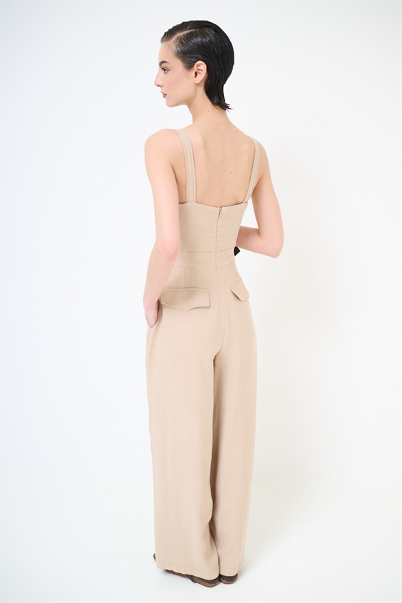 TUTA A PALAZZO CON FIBBIE