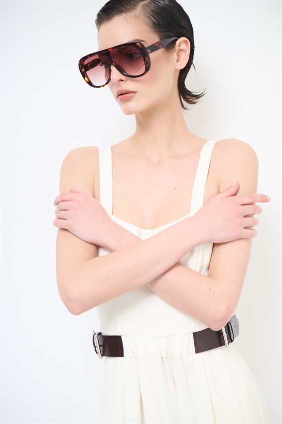 TUTA A PALAZZO CON FIBBIE