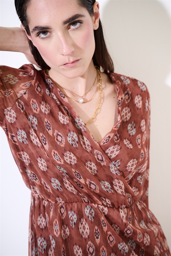 ABITO CORTO SCOLLO INCROCIO CON DOPPIA BALZA STAMP