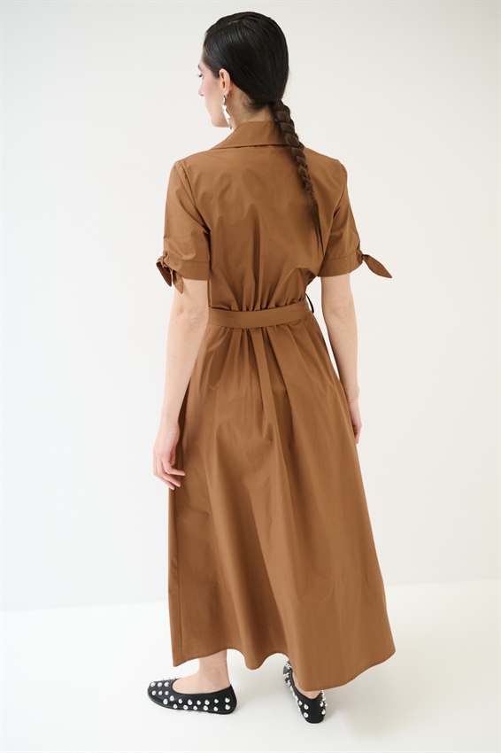 ABITO CHEMISIER CON FIOCCO SU MANICA BISCOTTO