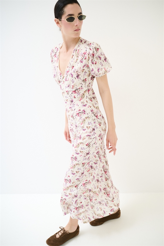 ABITO LUNGO CON SCOLLO A V E PASSAMANERIA A FANT. BURRO