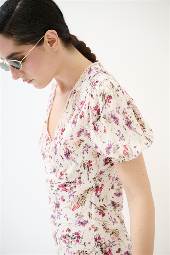 ABITO LUNGO CON SCOLLO A V E PASSAMANERIA A FANT. BURRO