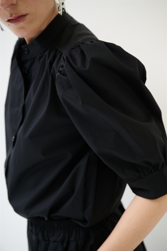 CAMICIA MEZZA MANICA CON COLLO COREANA NERO