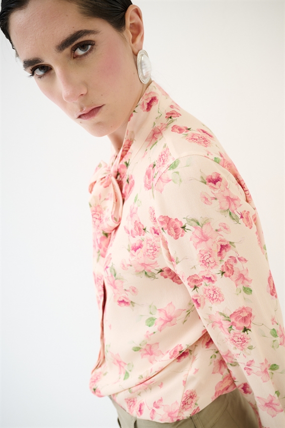 CAMICIA BASIC CON FIOCCO A FANTASIA