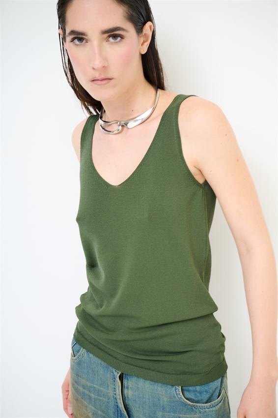 CANOTTA DOPPIO V IN VISCOSA VERDE MILITARE